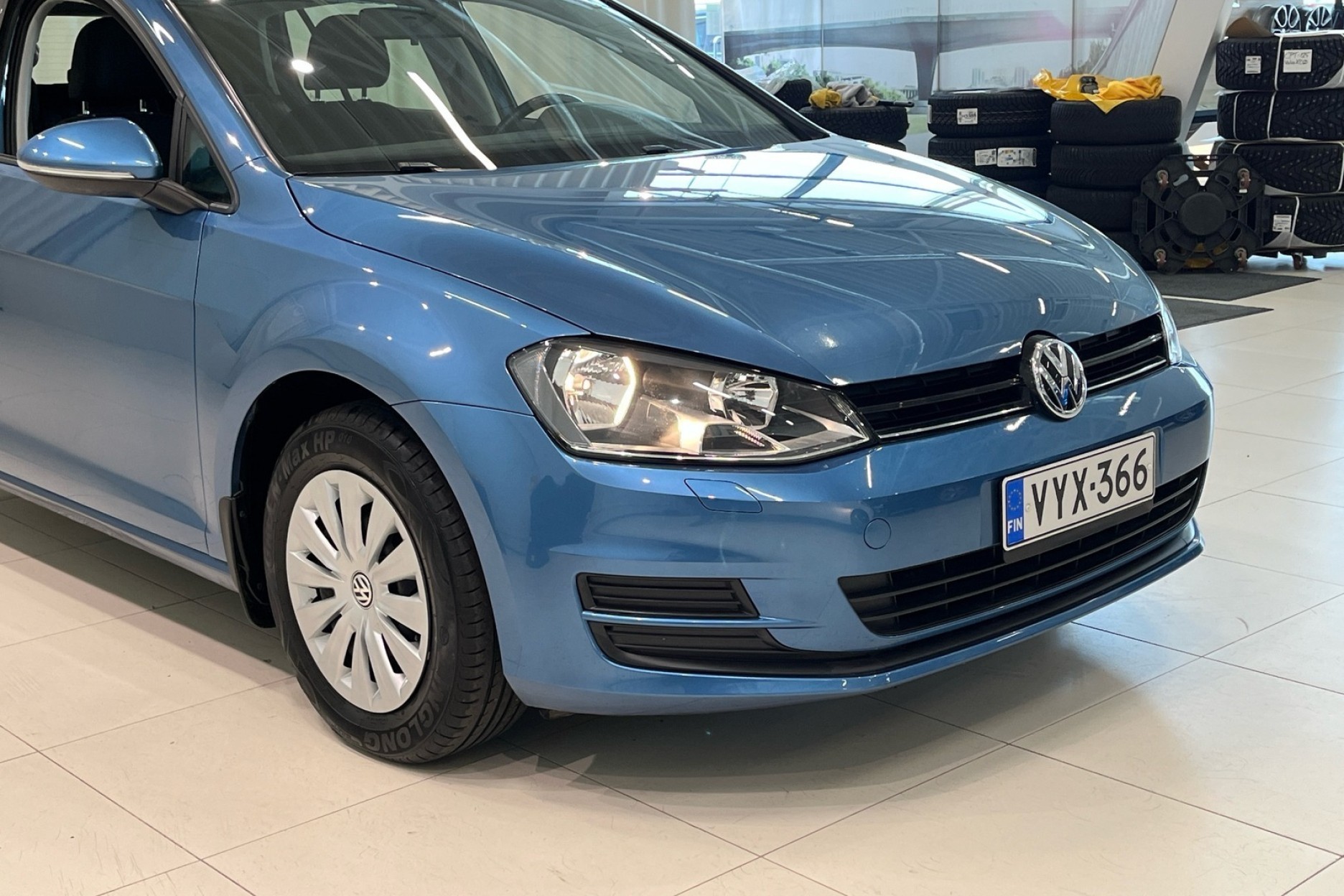 VOLKSWAGEN Golf