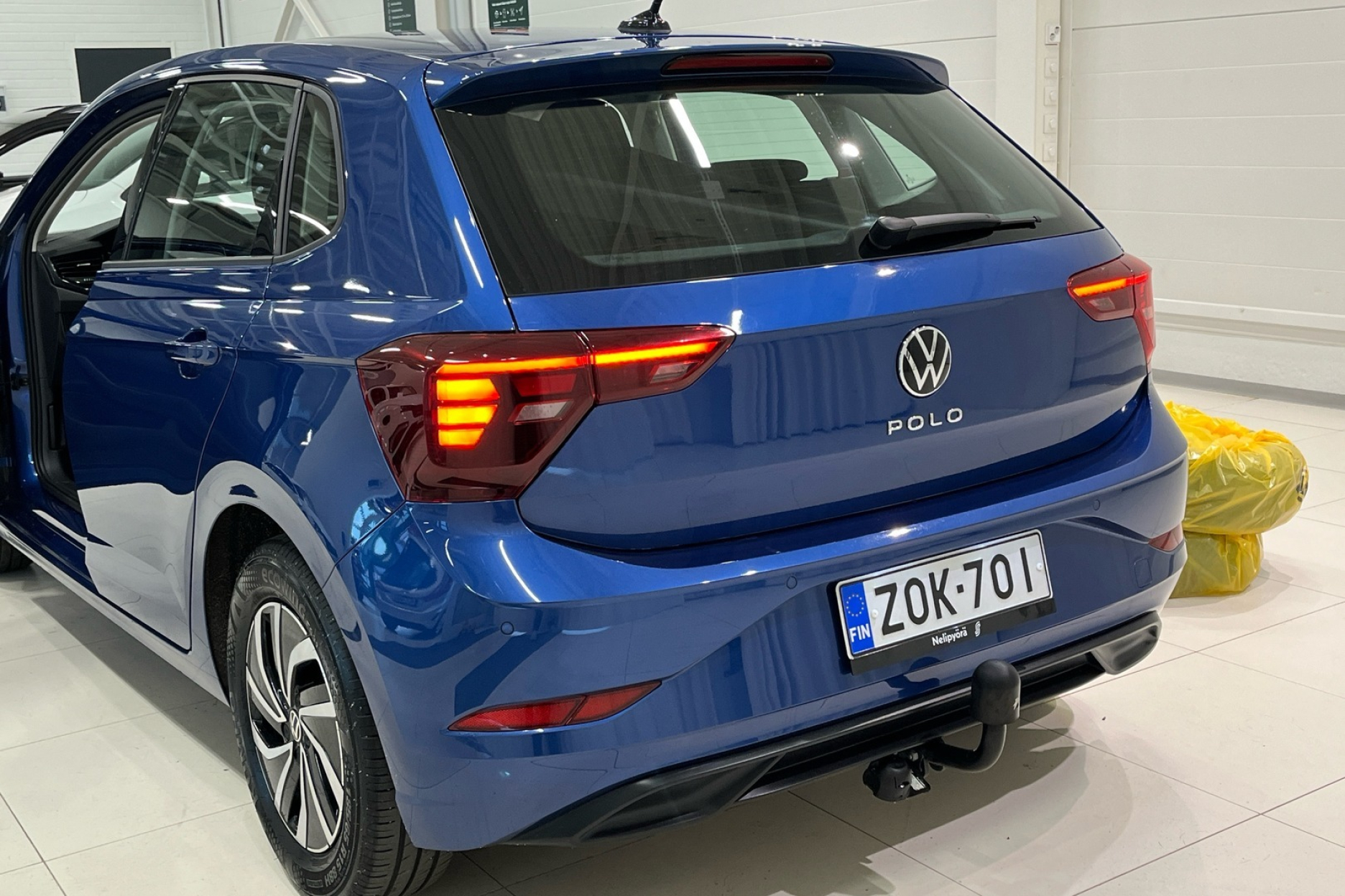 VOLKSWAGEN Polo