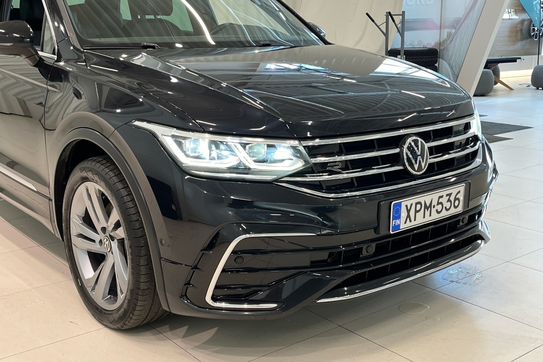 VOLKSWAGEN Tiguan